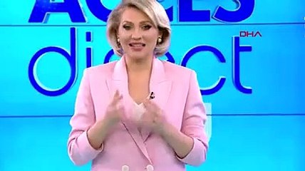 Canlı  yayında çıplak kadın şoku! Sunucu neye uğradığını şaşırdı