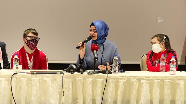 İSTANBUL - AK Parti Genel Başkan Yardımcısı Fatma Betül Sayan Kaya, özel sporcularla buluştu