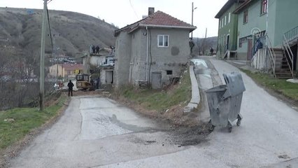 Tuvaleti ve banyosu olmayan kerpiç evde yaşayan 72 yaşındaki kadına belediyeden destek