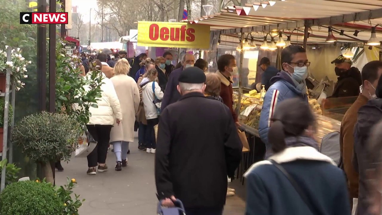 A Paris, un marché du dimanche comme les autres malgré les nouvelles mesures sanitaires