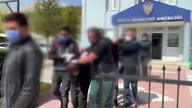 ANTALYA - Hırsızlık amacıyla girdiği evdeki kadını boğarak öldürdüğü iddia edilen şüpheli yakalandı