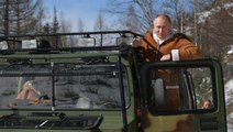 Putin, hafta sonu tatili için Savunma Bakanı ile Sibirya'ya gitti