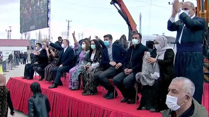 Van, Bitlis, Hakkari ve Muş'ta Nevruz Bayramı kutlandı