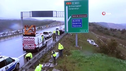 Otobanda Feci Kaza, Lüks Otomobil Kontrolden Çıktı, Şarampole Yuvarlandı
