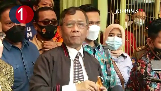 [TOP3NEWS] Video Hoaks Suap Jaksa Sidang Rizieq, Viral Pria Siksa Kucing, Evakuasi Trigana Air