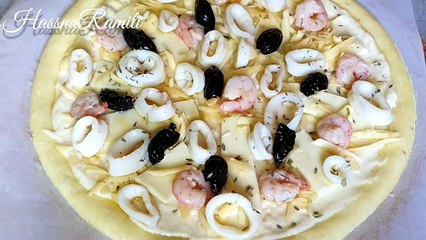 بيتزا بلا عذاب وصفة غادي تنفعكم فشهر رمضان-بيتزا بصلصة البيضاء