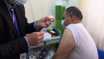 بدء التطعيم ضد كورونا في الأراضي الفلسطينية وسط ازدياد مطرد في الإصابات