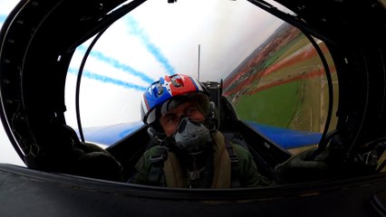 La Patrouille de France fait voler Yannick Bestaven en Provence
