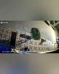 La represión comunista vuelve a Bolivia, así detienen al opositor Yasir Molina de 22 años.