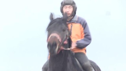 Kırgızistan'da köylüler Nevruz Bayramını kutladı