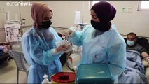 شاهد: بدء التطعيم ضد كورونا في الأراضي الفلسطينية وسط ازدياد حالات الإصابات