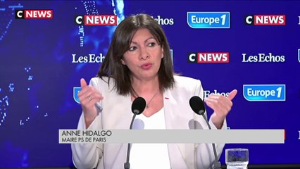 Paris : Anne Hidalgo veut ouvrir la vaccination à tous