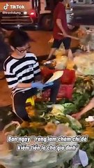 Trai đẹp tối nhặt rau, đêm đi đu đưa