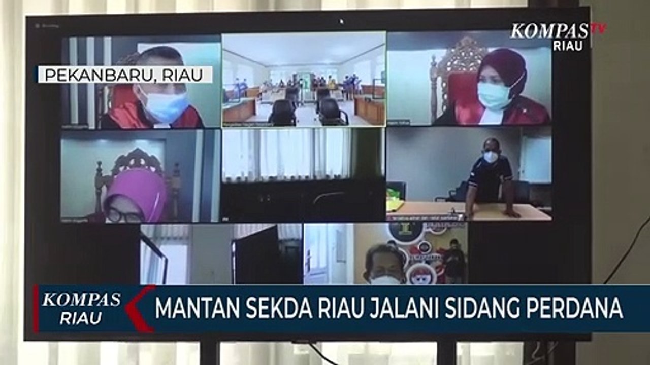 Mantan Sekda Riau Jalani Sidang Perdana