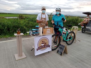 A roadside coffee stand in Pampanga is selling 100 cups a day