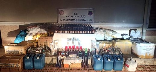 Oto yıkamacıya kaçak alkol baskını: 2 gözaltı