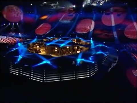 Michel Sardou chante La maladie d'amour en live à Bercy