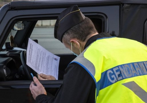 Après le fiasco des nouvelles attestations, le gouvernement blâme... les “fonctionnaires”