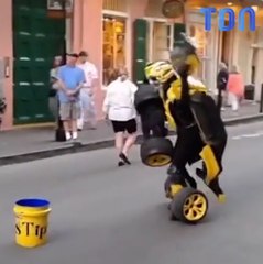 Ce cosplay Transformers va vous laisser bouche bée