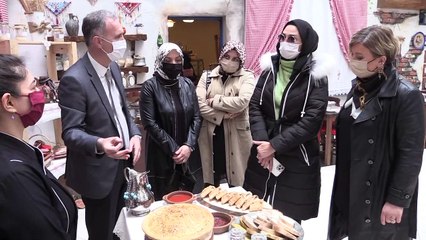 Ünlü fenomen İnegöl’ün lezzetlerinin tadına baktı