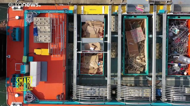 Первый в Европе плавучий пункт сортировки отходов