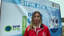 GAGAVUZYA - Milli sporcu Şahika Ercümen, Gagavuzya'daki Komrat Gölü'nde sıfır atık dalışı gerçekleştirdi