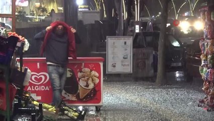 - Tokat'ı dolu vurdu, biranda caddeler beyaza büründü