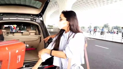 Shraddha Kapoor & Shakti Kapoor Spotted at Airport ✈️