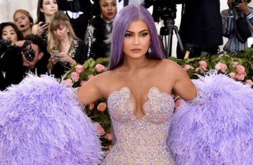 Twitter Is Roasting Kylie Jenner For Asking Fans to Donate to Her Makeup Artist