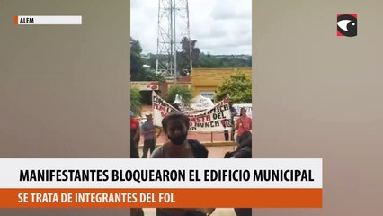 Manifestantes bloquearon el edificio municipal