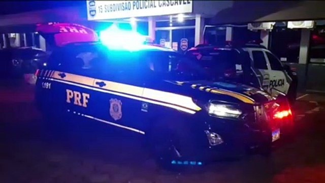 PRF prende um homem e uma adolescente em veículo carregado com 260 kg de maconha na BR-277