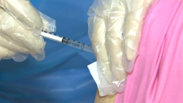 [더뉴스-더인터뷰] 요양병원 만 65세 이상 접종 시작...AZ, 美 임상 79% 효과 / YTN