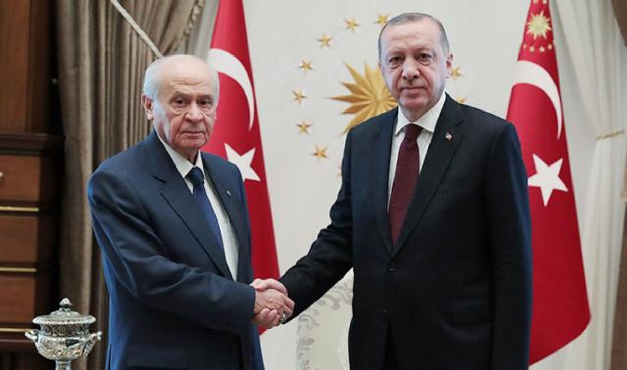 "Andımız okutulsun mu?" anketi! AK Parti ve MHP seçmeninin tercihi netleşti