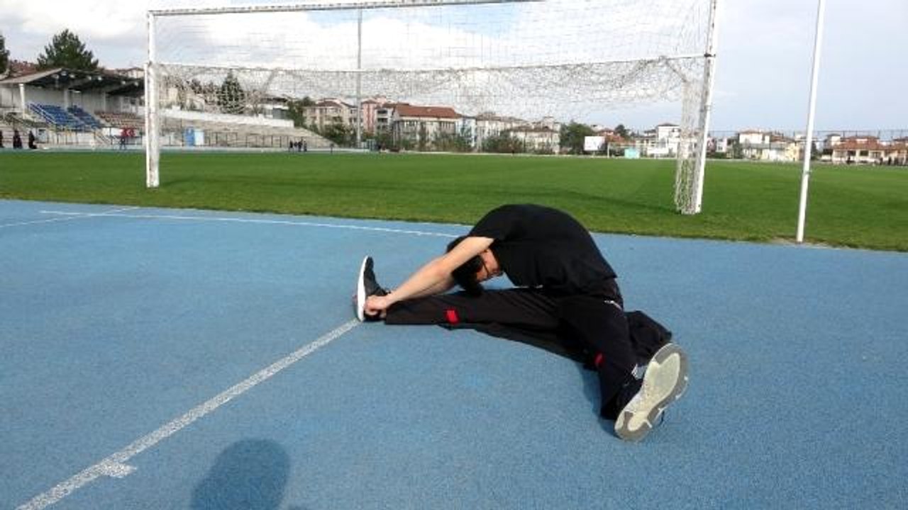 (Özel haber) Türkiye şampiyonu olan 16 yaşındaki atletin hedefi Avrupa şampiyonu olmak