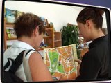 Une journée à l’accueil de l’Office de tourisme - Souvenirs souvenirs - TL7, Télévision loire 7