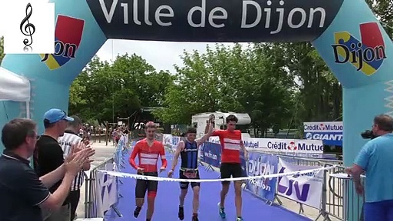 Triathlon de Dijon 2018 : Arrivée de la première équipe