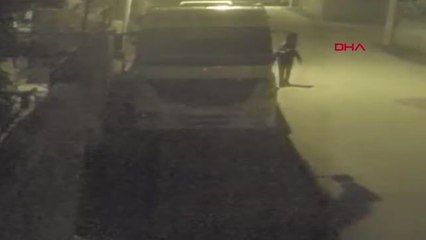 OSMANİYE Park halindeki TIR'dan akü hırsızlığı kamerada