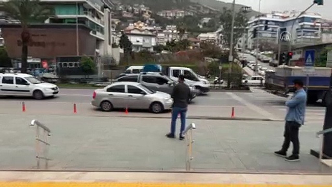 ANTALYA - Cezaevinden izinli çıkarak karısını öldüren hükümlü adliyeye sevk edildi