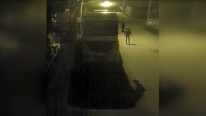 OSMANİYE - Kamyondan akü hırsızlığı güvenlik kamerasına yansıdı