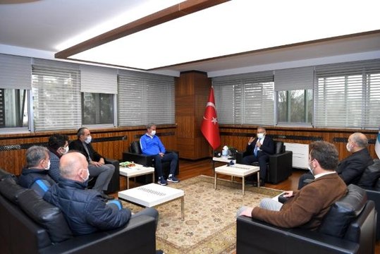 Kayserispor'un yeni hocası Hamza Hamzaoğlu, Başkan Büyükkılıç'ı ziyaret etti