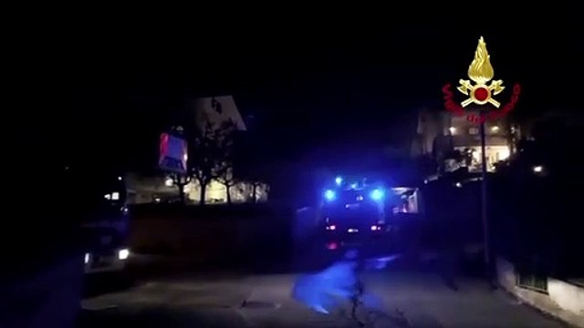 Montemurlo (PO) - Bruciano mansarda e tetto di un'abitazione (23.03.21)