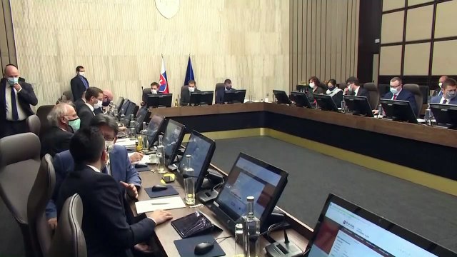 Новые отставки в Словакии из-за закупки «Спутника V»