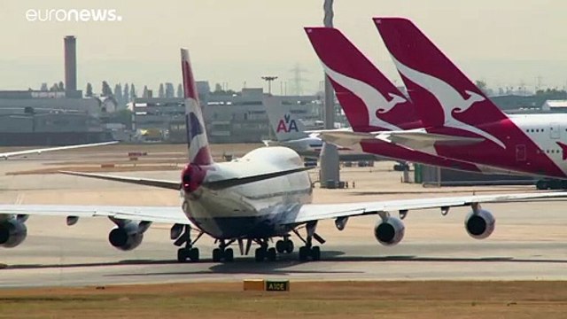 Pasqua e serrate: la crisi di commercio e trasporto aereo