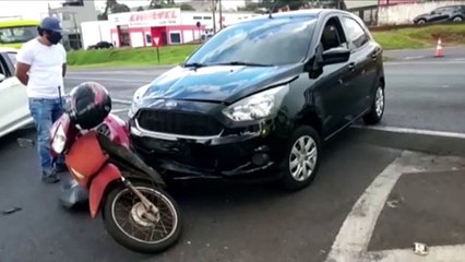 Mulher fica ferida em colisão na BR-277, próximo ao Viaduto da Carelli