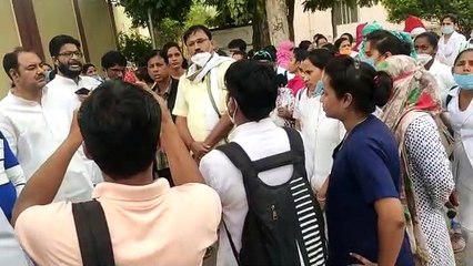 आउटसोर्सिंग कर्मचारियों के बकाया वेतन के लिए पूर्व केंद्रीय मंत्री ने की वार्ता