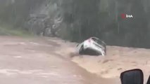 - Avustralya'da sel felaketi nedeniyle 
