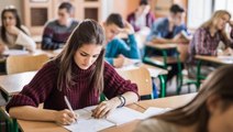 Son Dakika: Liselerde yüz yüze sınavlar 3 Mayıs'a ertelendi