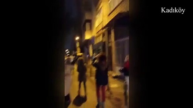 Kadınlardan Kadıköy ve Nurtepe'de İstanbul Sözleşmesi için eylem; balkonlardan da destek geldi