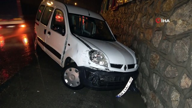 Otomobil hafif ticari araca çarptı: 1 yaralı