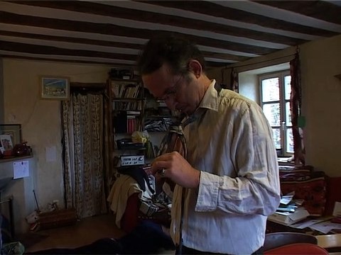 Cirque Plume : interview de Pierre Kudlak - spectacle L'harmonie est-elle municipale ? (1996-1998)